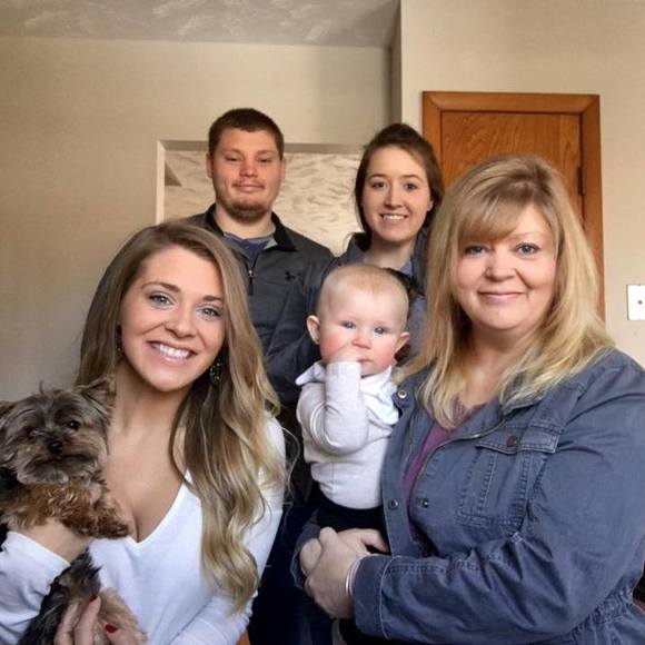 Meet your Posher, Melanie - Picture 1 of 1